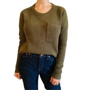 Madewell Ribbed Thompson Pocket Pull Over Crew Neck Sweater in Olive Green
